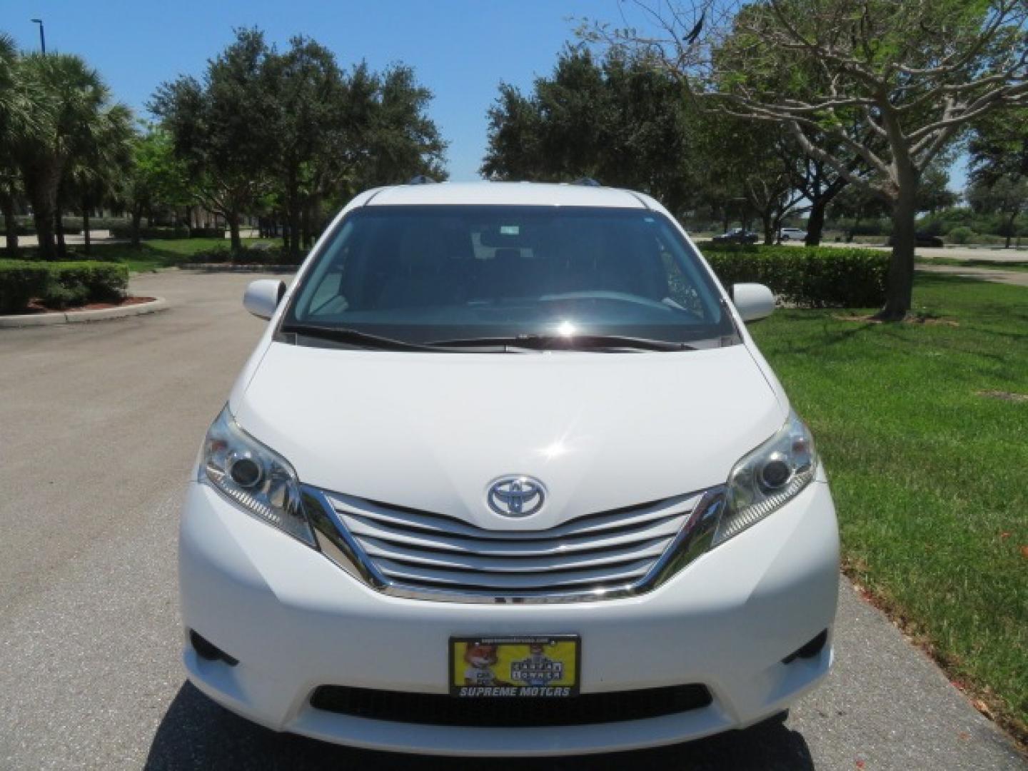 2016 White /Gray Toyota Sienna (5TDKK3DC8GS) , located at 4301 Oak Circle #19, Boca Raton, FL, 33431, (954) 561-2499, 26.388861, -80.084038 - You are looking at Gorgeous Low Mileage 2016 Toyota Sienna LE Braunability XT Handicap Van Wheelchair Van Conversion Van with 26K Original Miles, Power Side Entry Ramp with Kneeling Van Function, Passenger Side Quick Lock System (same as ez lock), Quick Release Front Seats, Floor with L Tracks, Leat - Photo#10